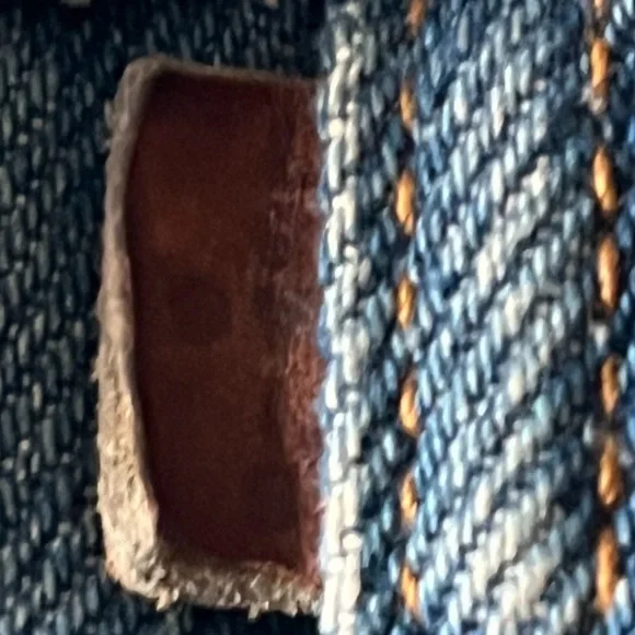 Vintage Levi's ClassicTrucker Jean Jacket in distressed vintage blue Size L - Picture 10 of 12